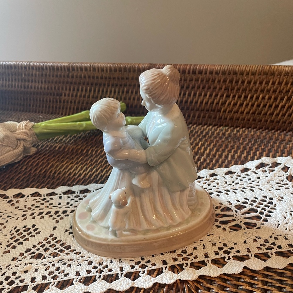 1995 Avon “A Mother’s Love” porcelain collectible